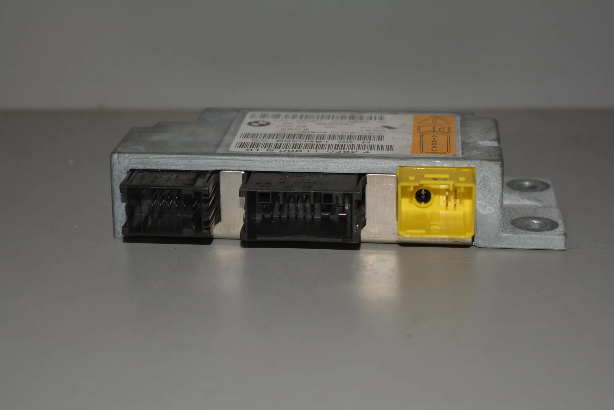 SRS Control Unit – OEM 6920481 · BMW 7 (E65, E66, E67) BMW 7 (E65, E66, E67) 2001 – 4