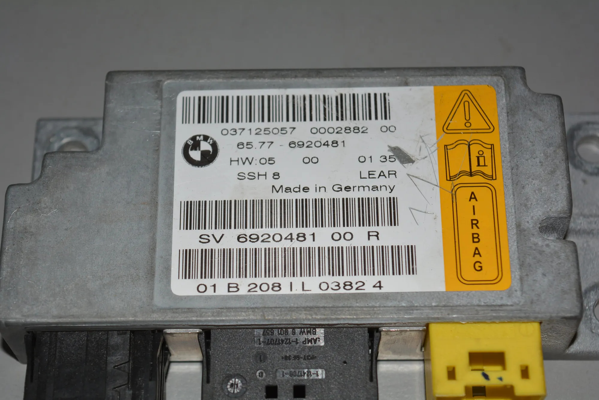 SRS Control Unit – OEM 6920481 · BMW 7 (E65, E66, E67) BMW 7 (E65, E66, E67) 2001