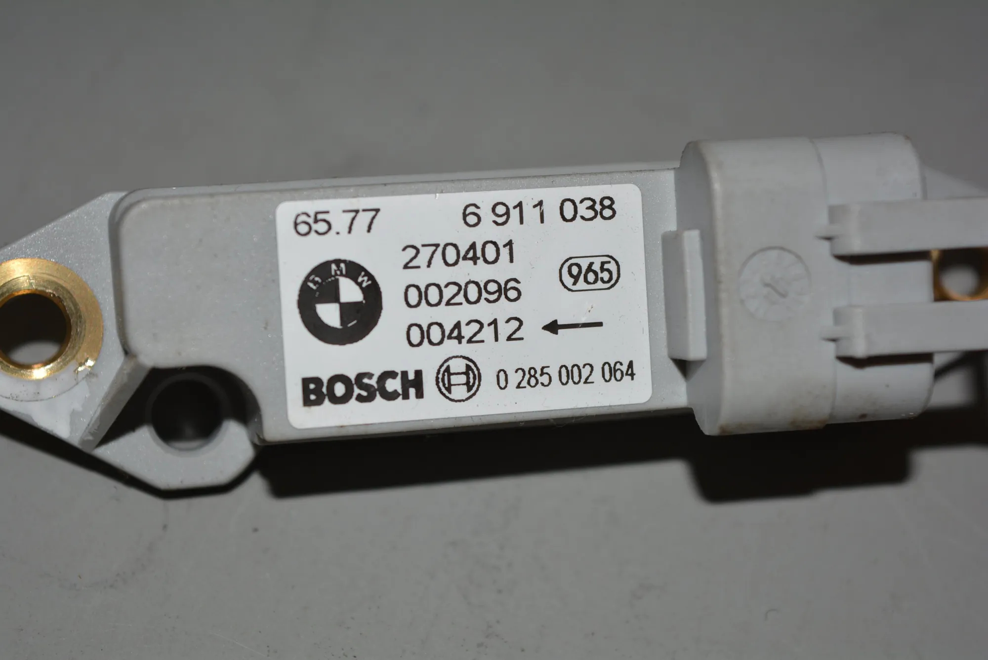 Front Right Impact Sensor – OEM 6911038 · BMW X5 (E53) BMW X5 (E53) 2001 – 3