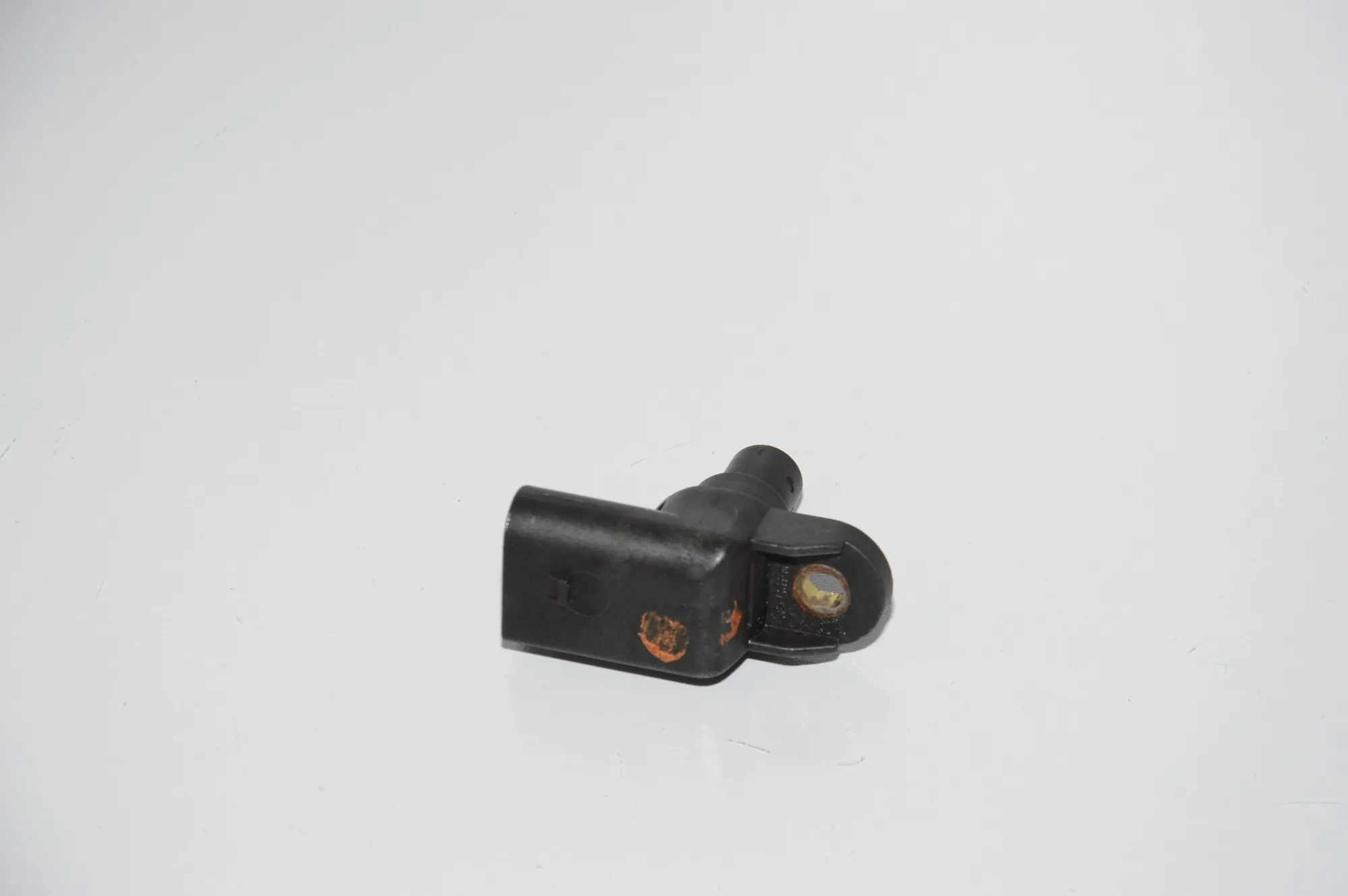 Camshaft Position Sensor – OEM 2249320 · BMW 5 (E39) BMW 5 (E39) 2001 – 4