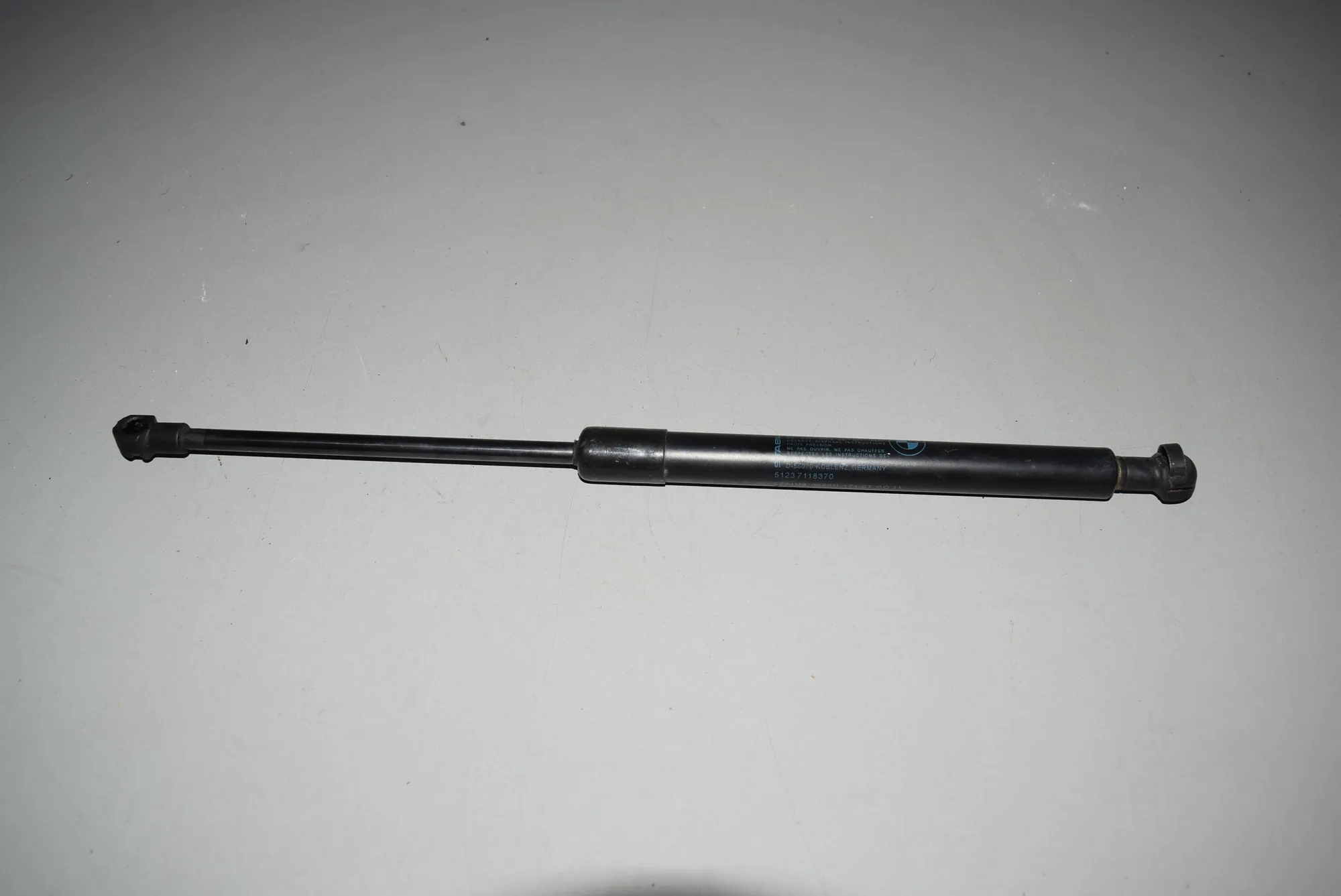 Front Right Bonnet Strut – OEM 7118370 · BMW 1 (E87) 118 d 2007 – 2
