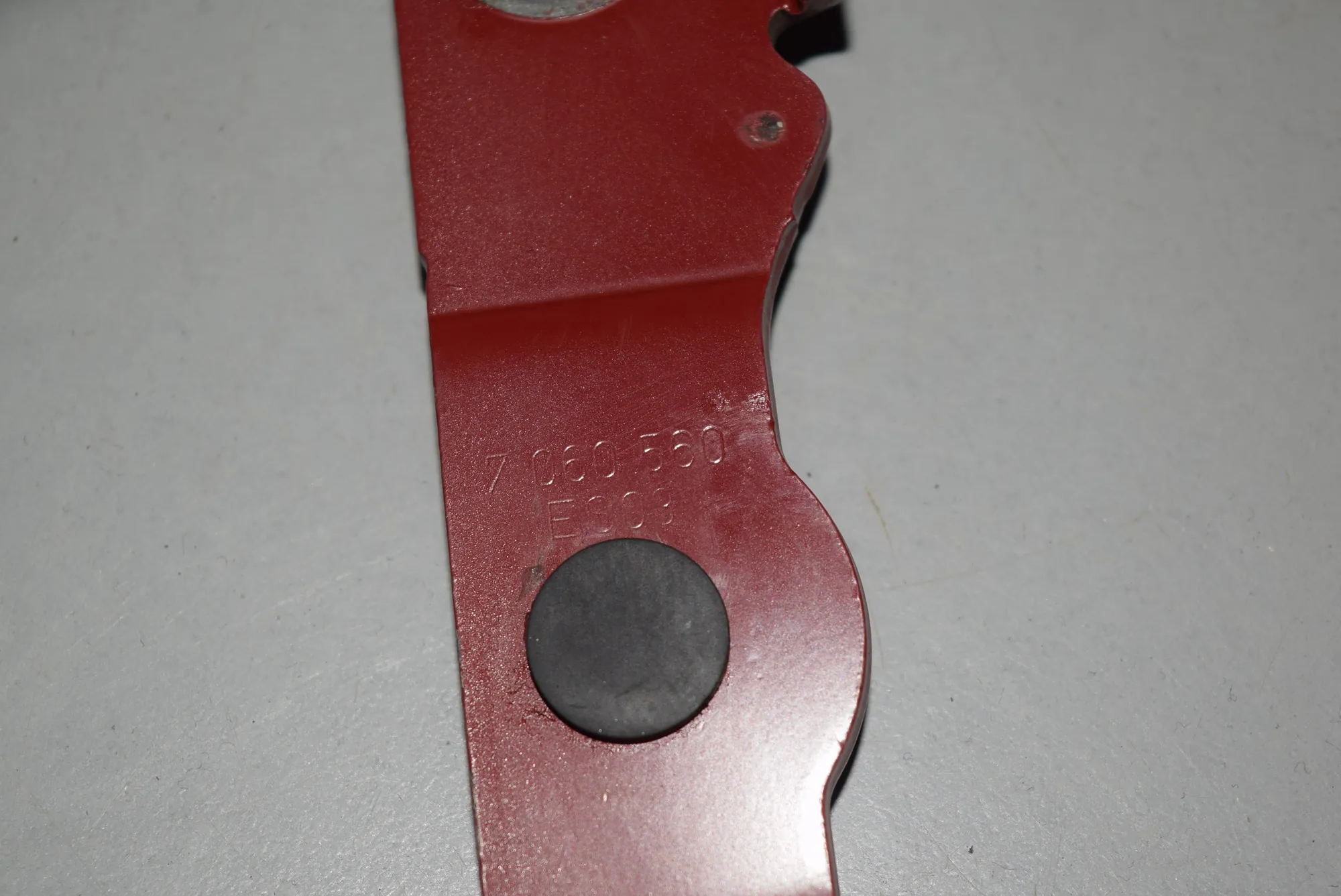 Front Right Bonnet Hinge – OEM 7060560 · BMW 1 (E87) 118 d 2007 – 2