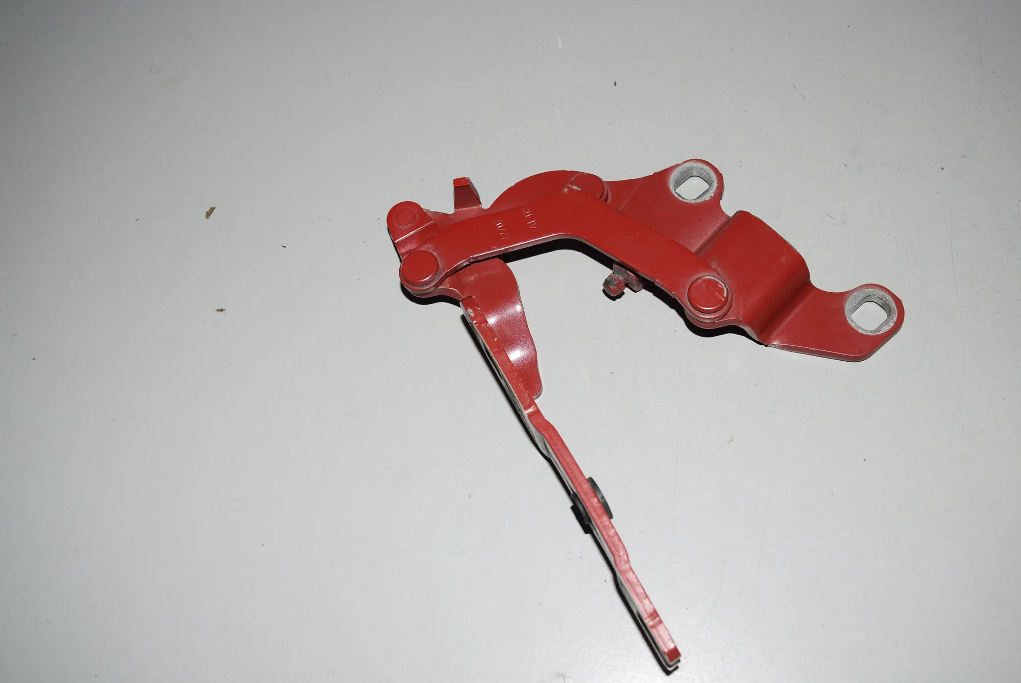 Front Right Bonnet Hinge – OEM 7060560 · BMW 1 (E87) 118 d 2007 – 3