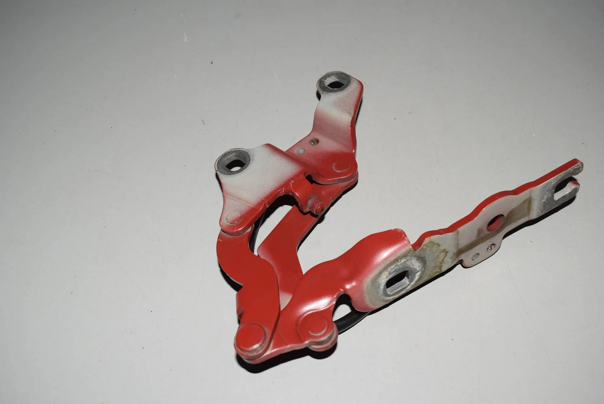 Front Left Bonnet Hinge – OEM 7060559 · BMW 1 (E87) 118 d 2007 – 3