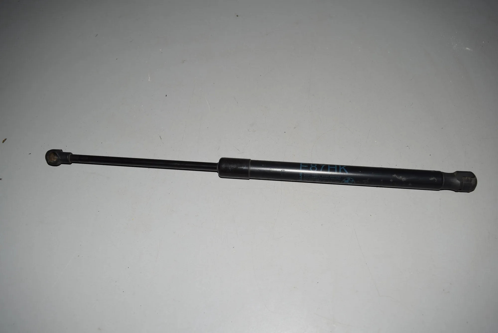 Left Side Tailgate Gas Strut – OEM 7060622 · BMW 1 (E87) 118 d 2007