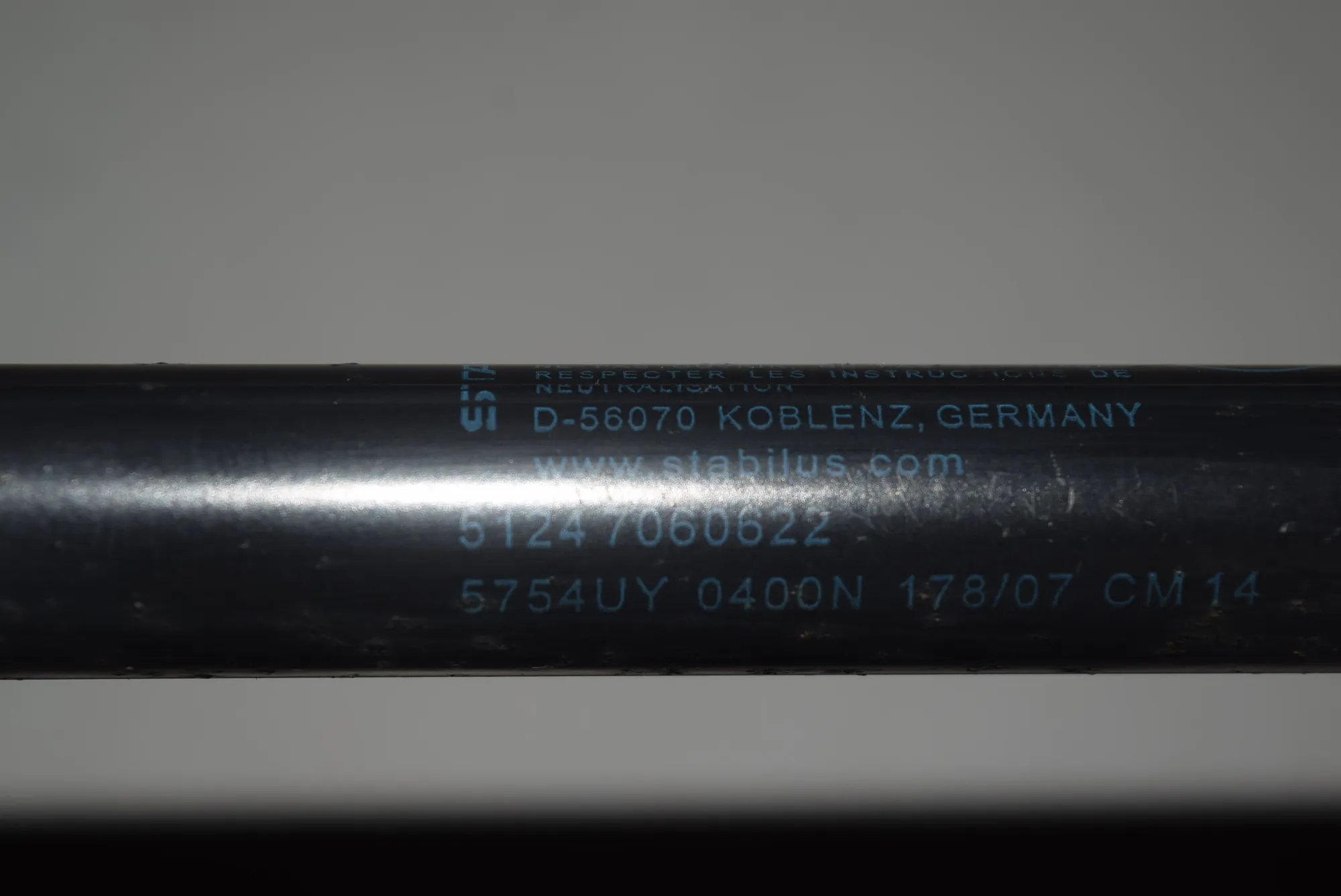 Left Side Tailgate Gas Strut – OEM 7060622 · BMW 1 (E87) 118 d 2007 – 2