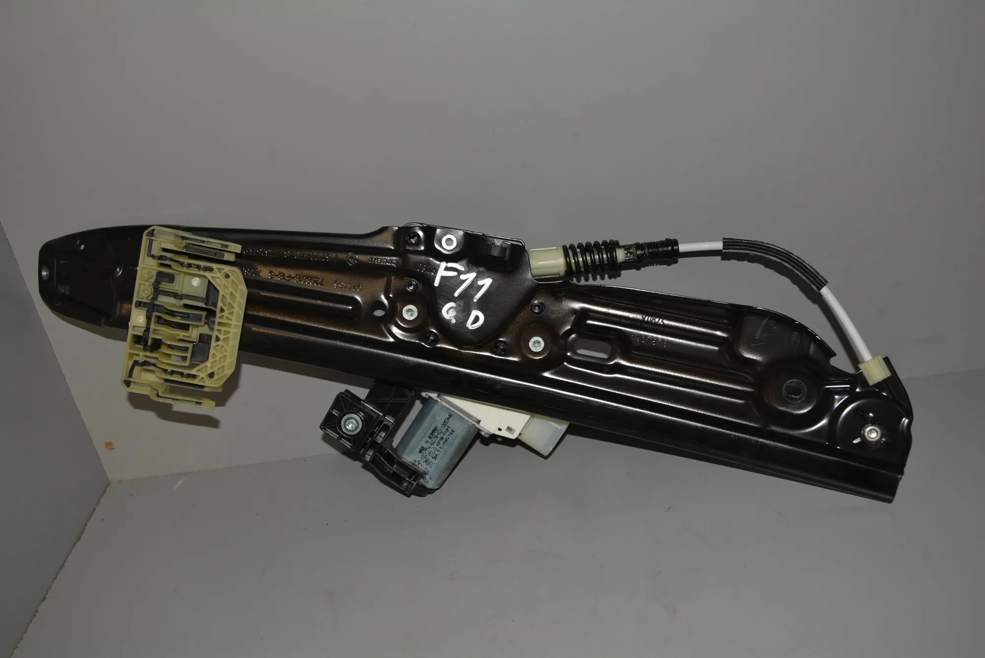 Rear Right Door Window Regulator – OEM 7182614 · BMW 5 Touring (F11) BMW 5 Touring (F11) 2014