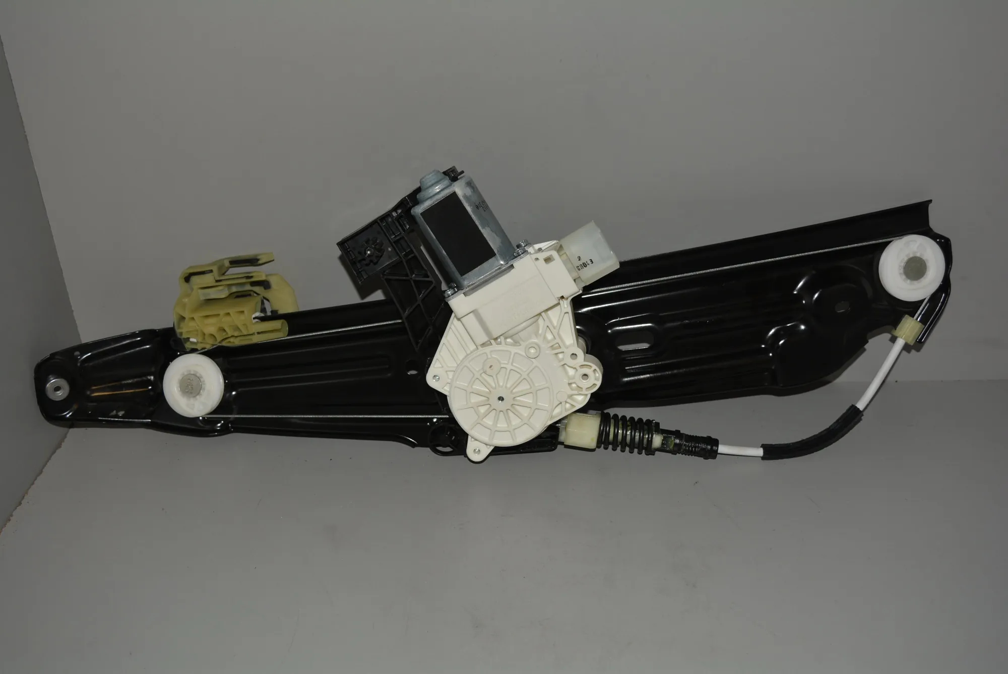 Rear Right Door Window Regulator – OEM 7182614 · BMW 5 Touring (F11) BMW 5 Touring (F11) 2014 – 3