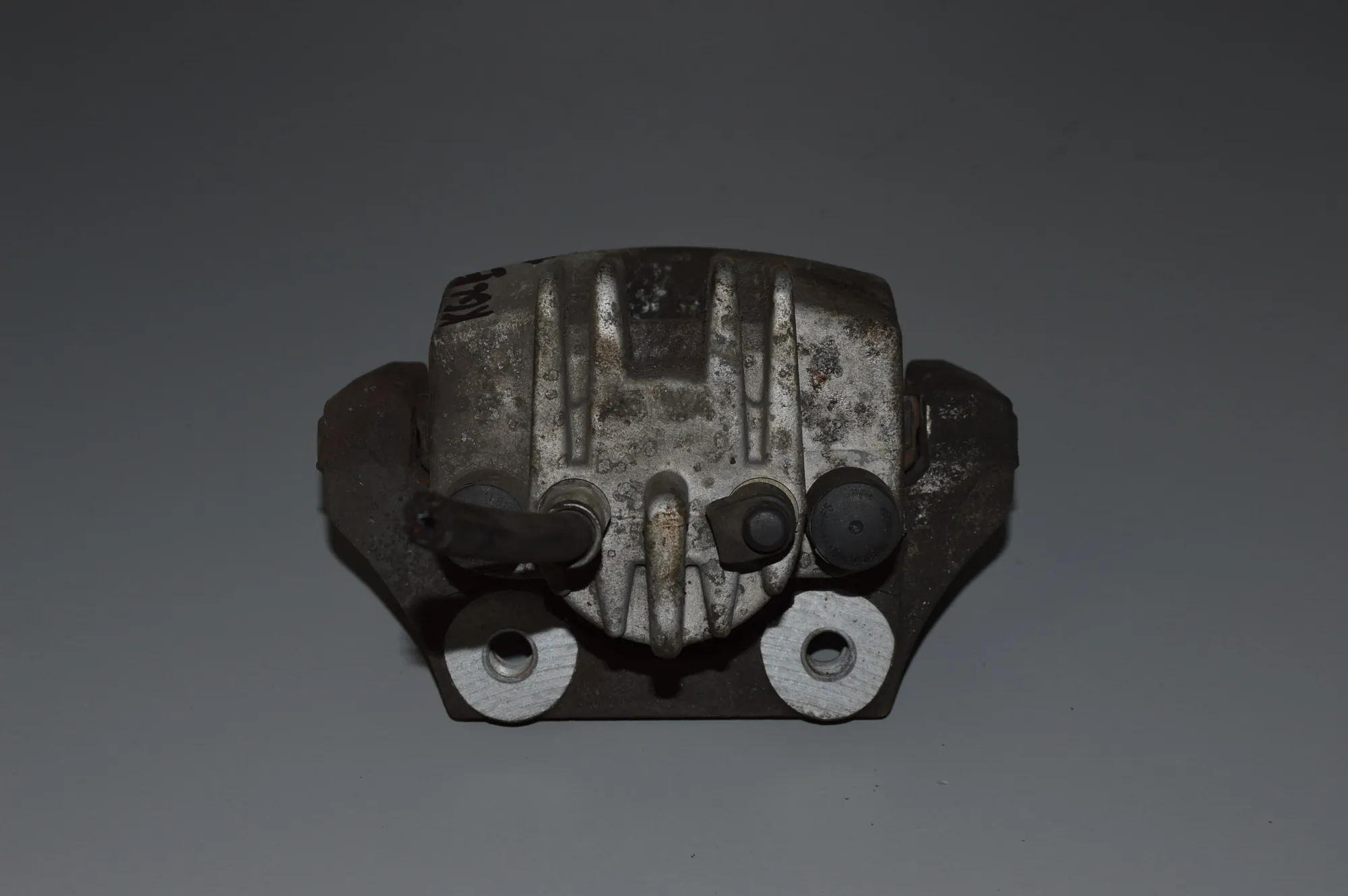 Rear Left Brake Caliper · BMW 5 (E60) 523 i 2005
