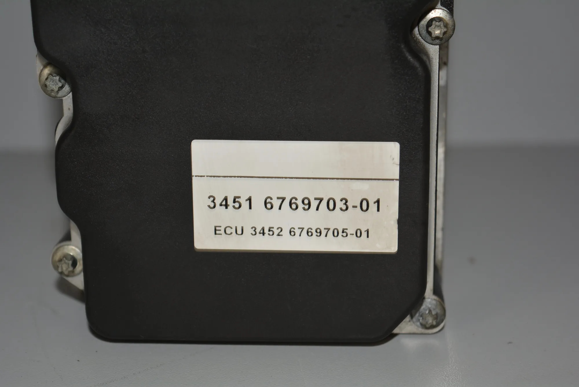 ABS Pump – OEM 67697030265234134 · BMW 5 (E60) 523 i 2005 – 4
