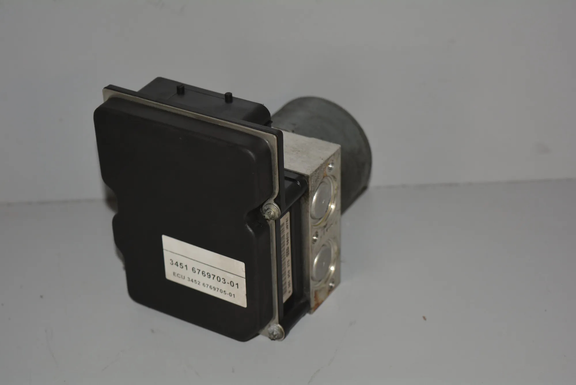 ABS Pump – OEM 67697030265234134 · BMW 5 (E60) 523 i 2005 – 3