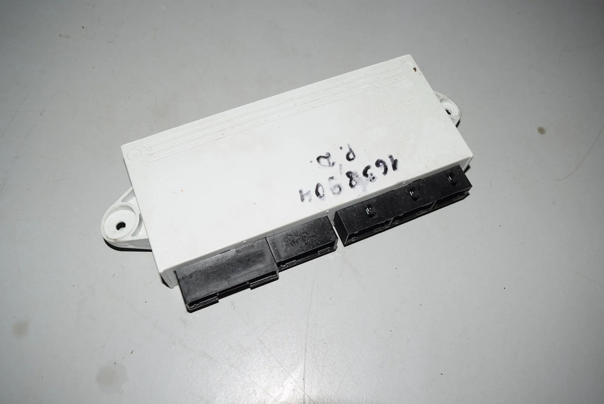 Front Right Door Control Unit – OEM 6920463 · BMW 7 (E65, E66, E67) BMW 7 (E65, E66, E67) 745 i, Li 2001