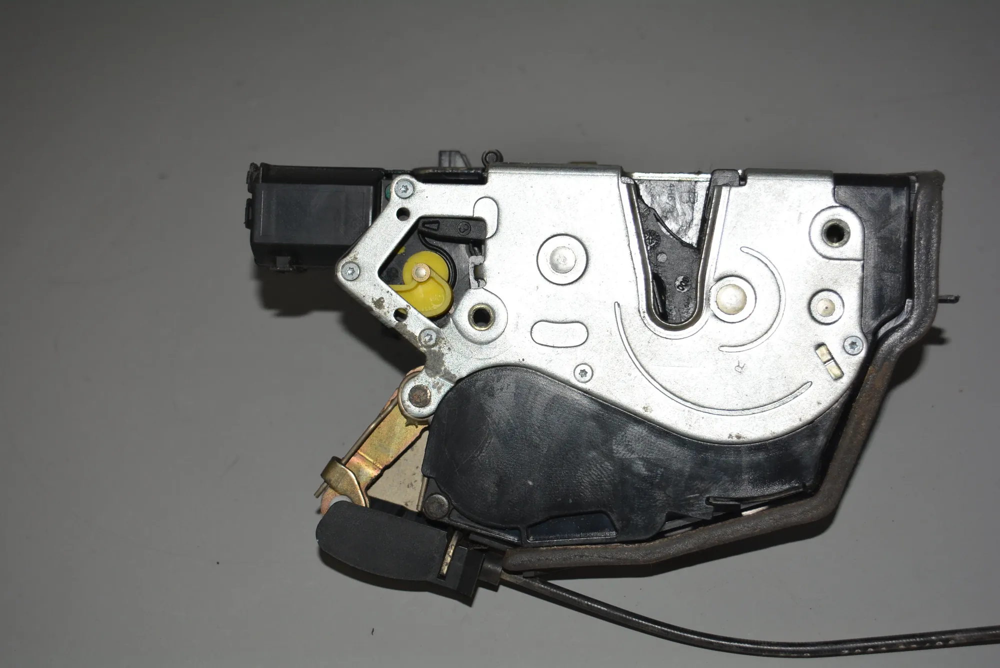 Rear Right Door Lock – OEM 7169246 · BMW 7 (E65, E66, E67) BMW 7 (E65, E66, E67) 2003 – 2