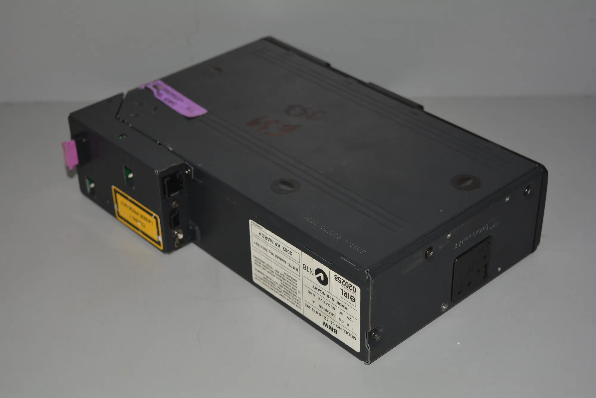 CD Changer – OEM 6913388 · BMW 5 (E39) BMW 5 (E39) 2001 – 3