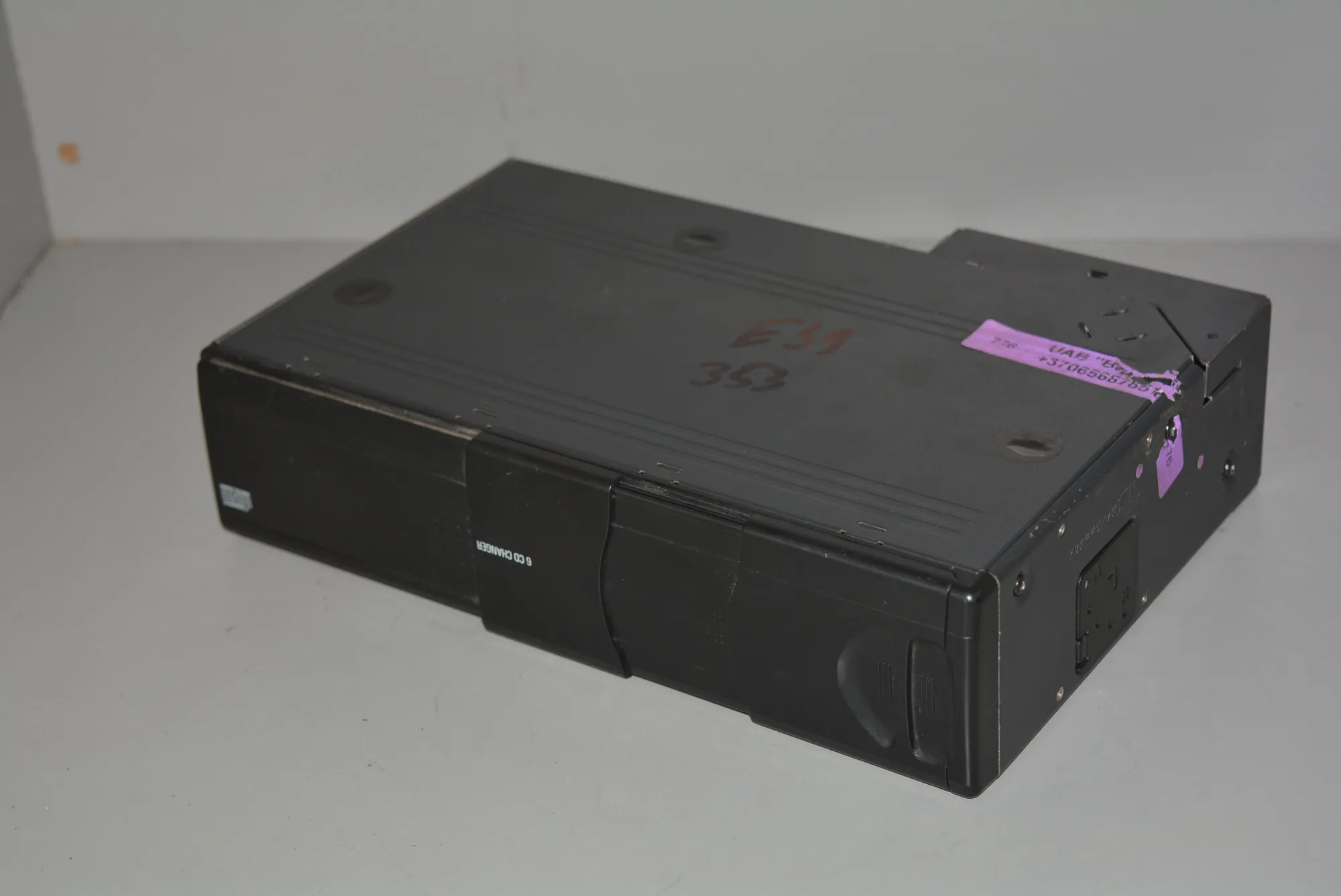 CD Changer – OEM 6913388 · BMW 5 (E39) BMW 5 (E39) 2001 – 2