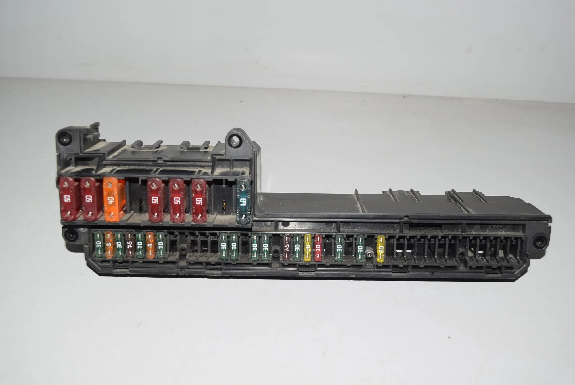 Fuse Box – OEM 6932452 · BMW 5 (E60) BMW 5 (E60) 525 d 2004