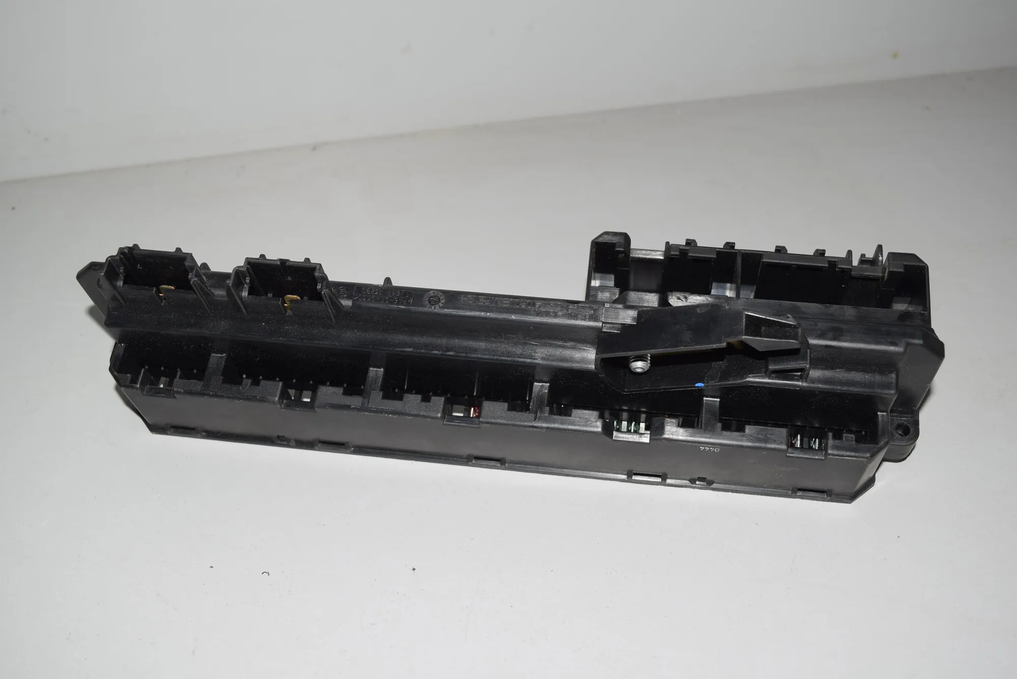 Fuse Box – OEM 6932452 · BMW 5 (E60) BMW 5 (E60) 525 d 2004 – 2