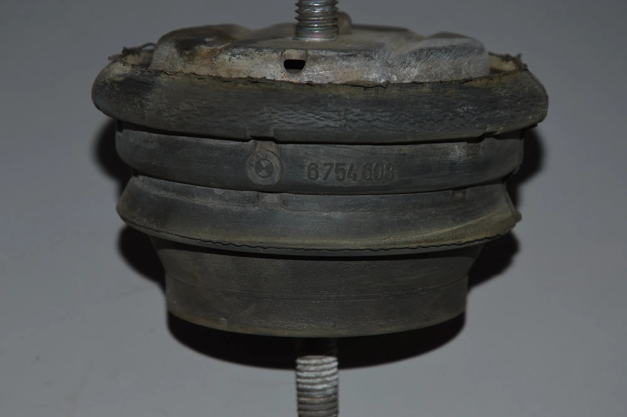 Right Side Engine Mount – OEM 22116754608 · BMW 5 (E39) BMW 5 (E39) 1999 – 3