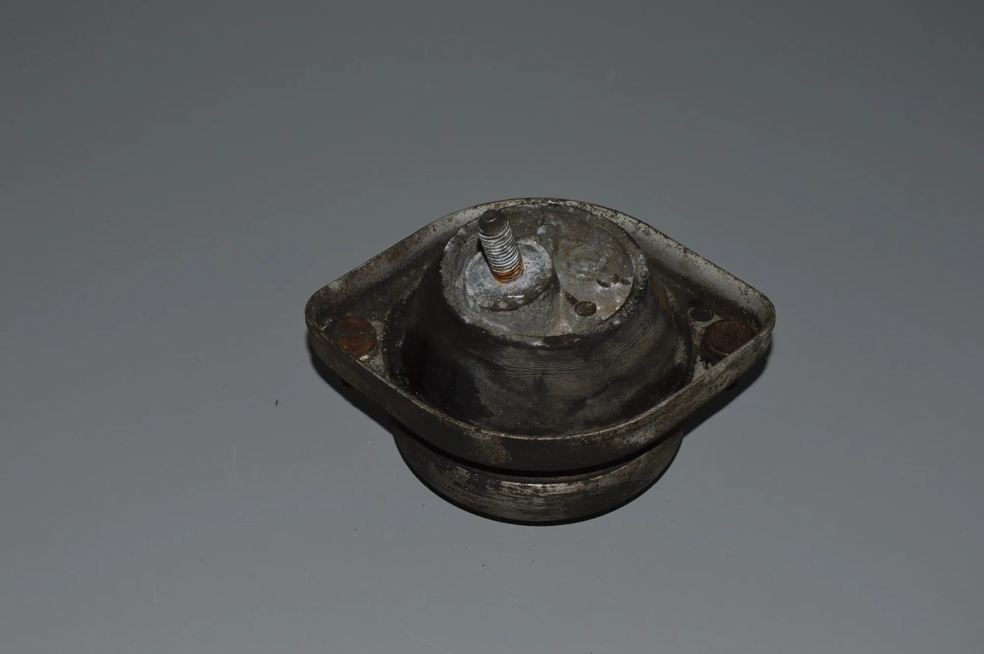 Left Side Engine Mount – OEM 22111092823 · BMW 7 (E38) BMW 7 (E38) 750 i, iL 2000 – 2