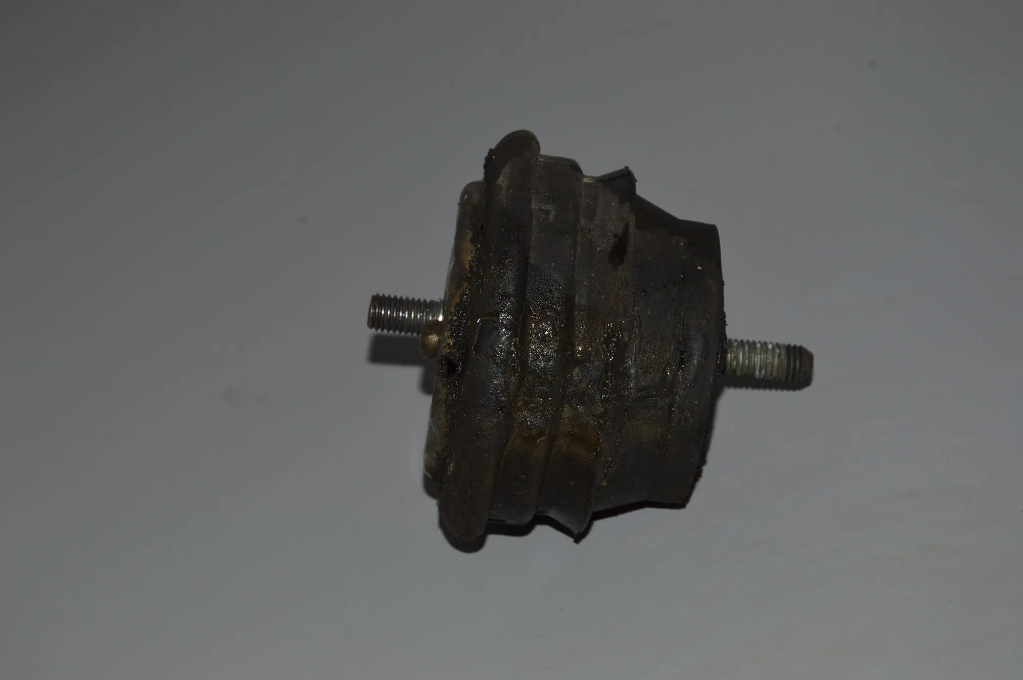 Left Side Engine Mount – OEM 22116754608 · BMW 5 (E39) BMW 5 (E39) 1999 – 2