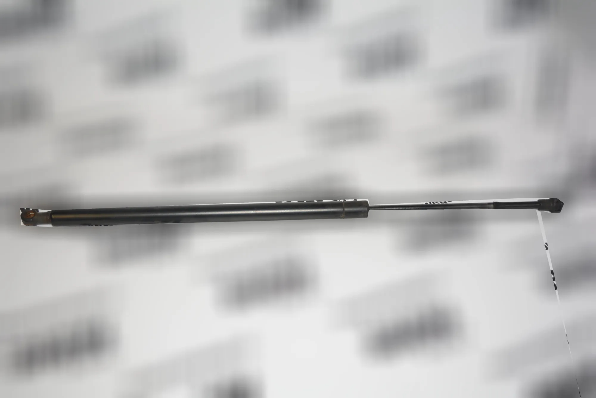 Right Side Tailgate Gas Strut – OEM 8402405 · BMW X5 (E53) 3.0 d 2005 – 2