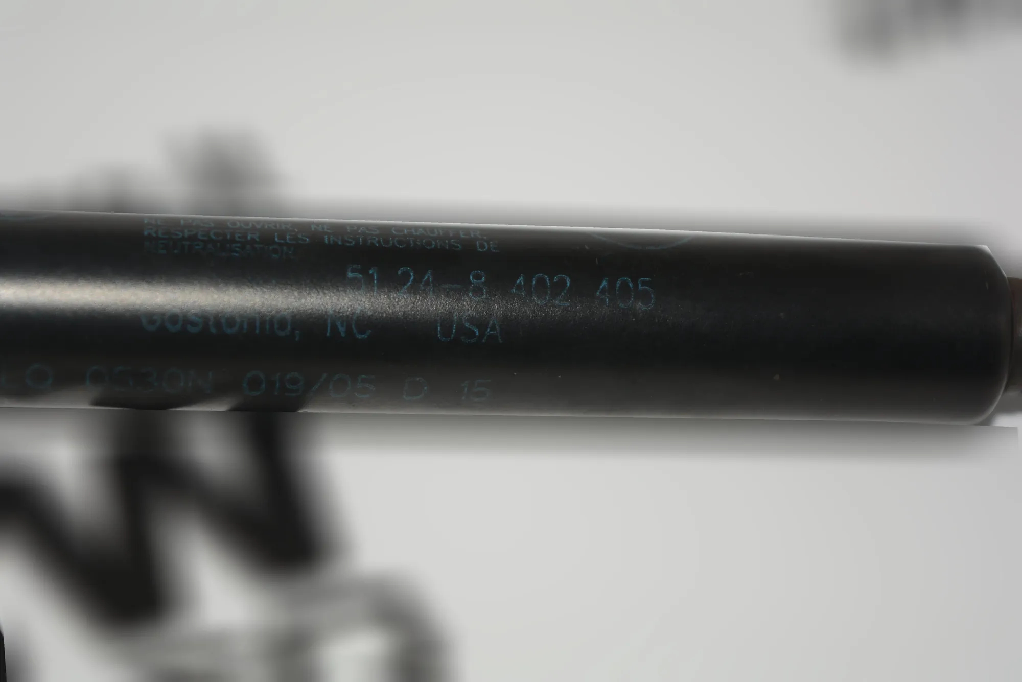 Right Side Tailgate Gas Strut – OEM 8402405 · BMW X5 (E53) 3.0 d 2005