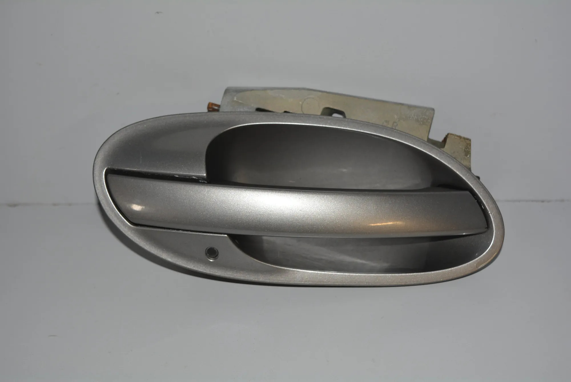 Rear Right Door Exterior Handle – OEM NA · BMW 7 (E65, E66, E67) BMW 7 (E65, E66, E67) 735 i, Li 2002