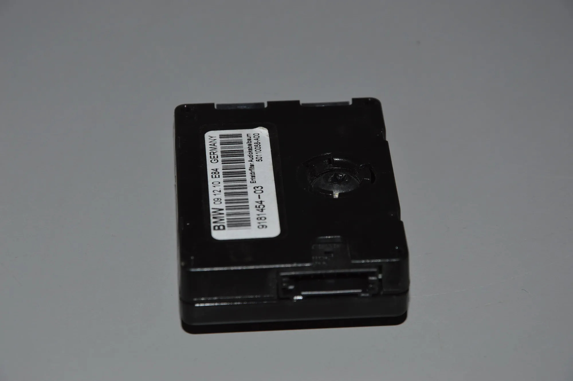 Antenna Amplifier – OEM 9181454 · BMW X1 (E84) BMW X1 (E84) 2010 – 2