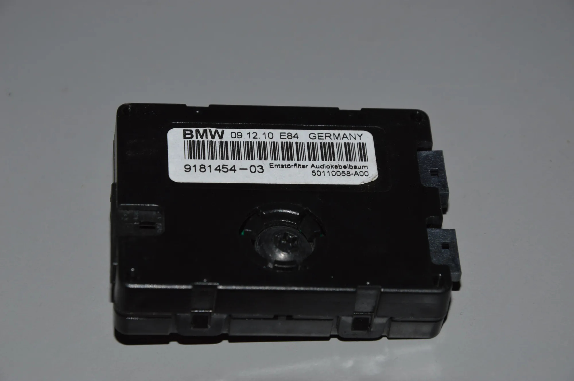 Antenna Amplifier – OEM 9181454 · BMW X1 (E84) BMW X1 (E84) 2010 – 3