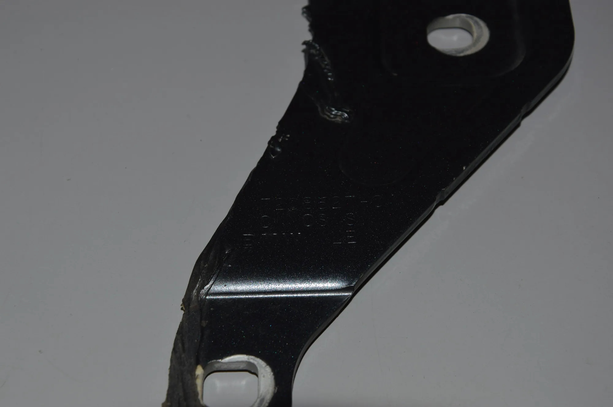 Front Left Bonnet Hinge – OEM 7208627 · BMW X5 (E70) BMW X5 (E70) 2011 – 4
