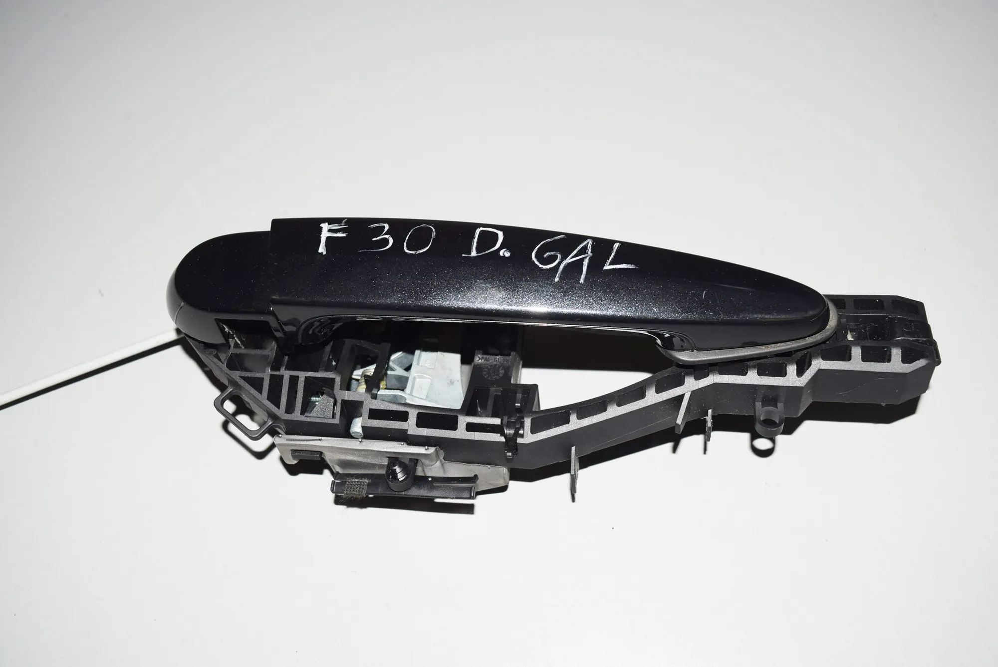 Rear Right Door Exterior Handle – OEM 7332268 · BMW 3 (F30, F80) BMW 3 (F30, F80) 2012