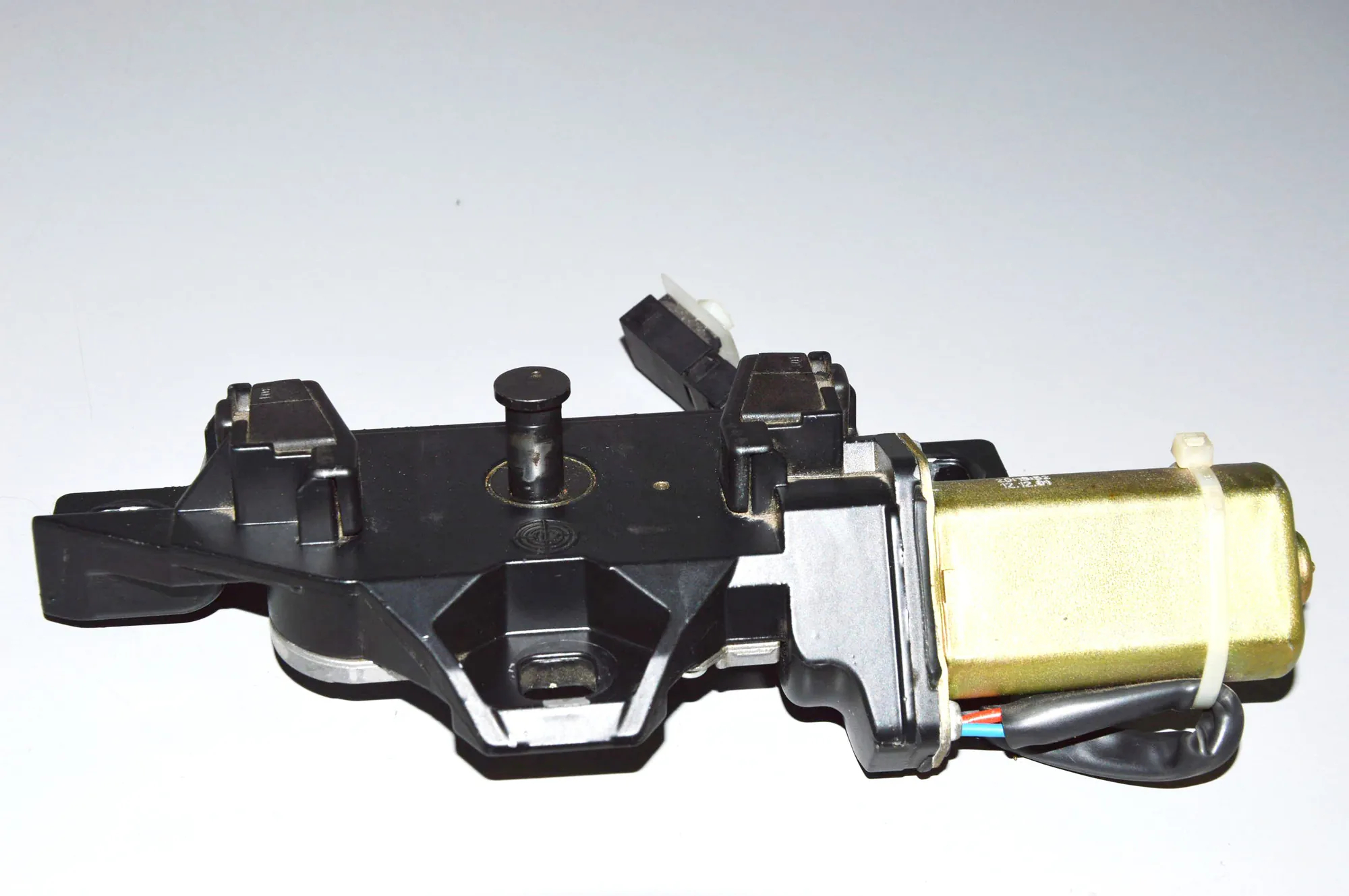 Tailgate Boot Lock – OEM 67107014872 · BMW 7 (E65, E66, E67) BMW 7 (E65, E66, E67) 735 i, Li 2003 – 2