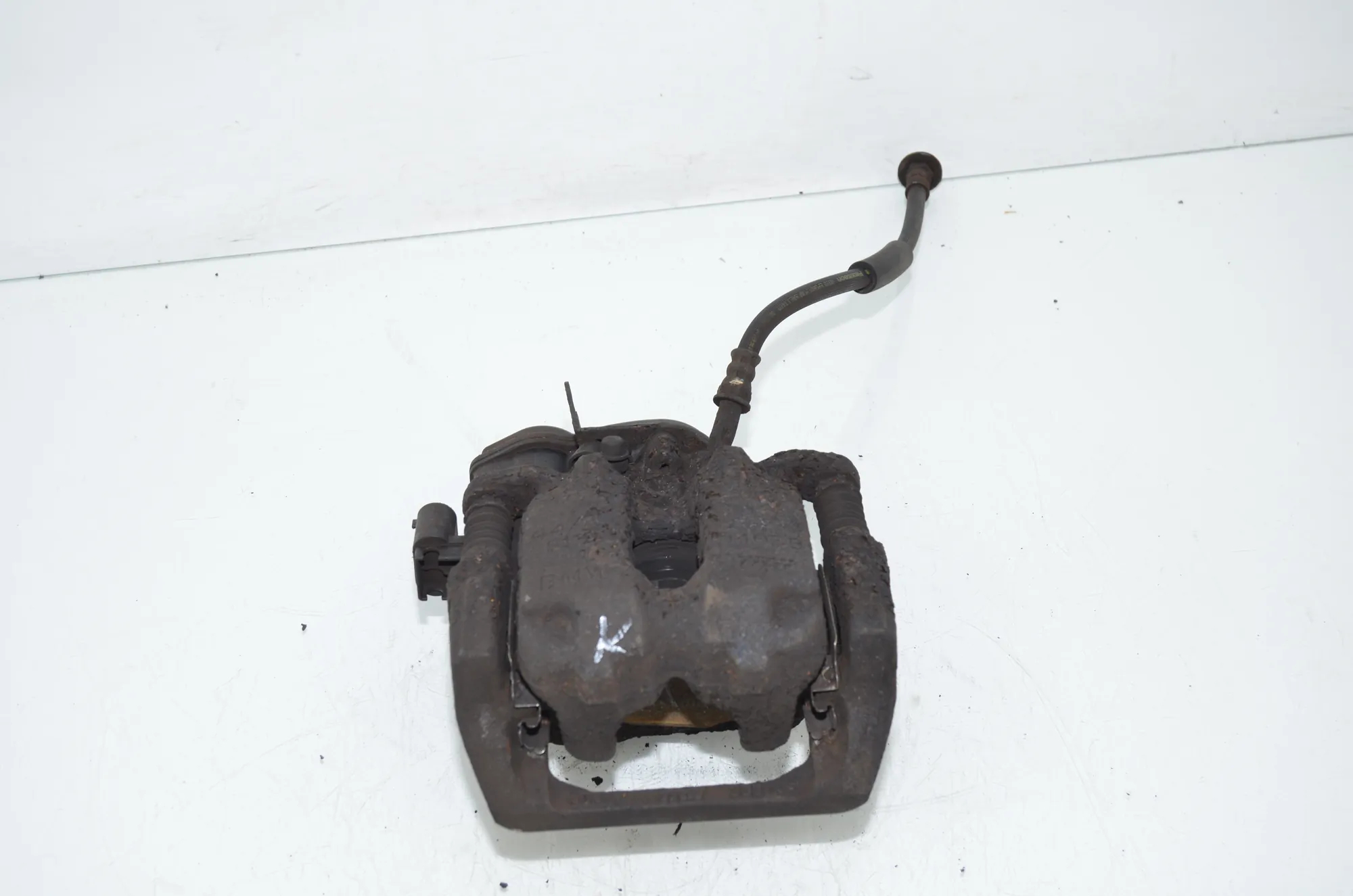 Rear Left Brake Caliper – OEM 6793047 · BMW 5 Touring (F11) 530 d 2012