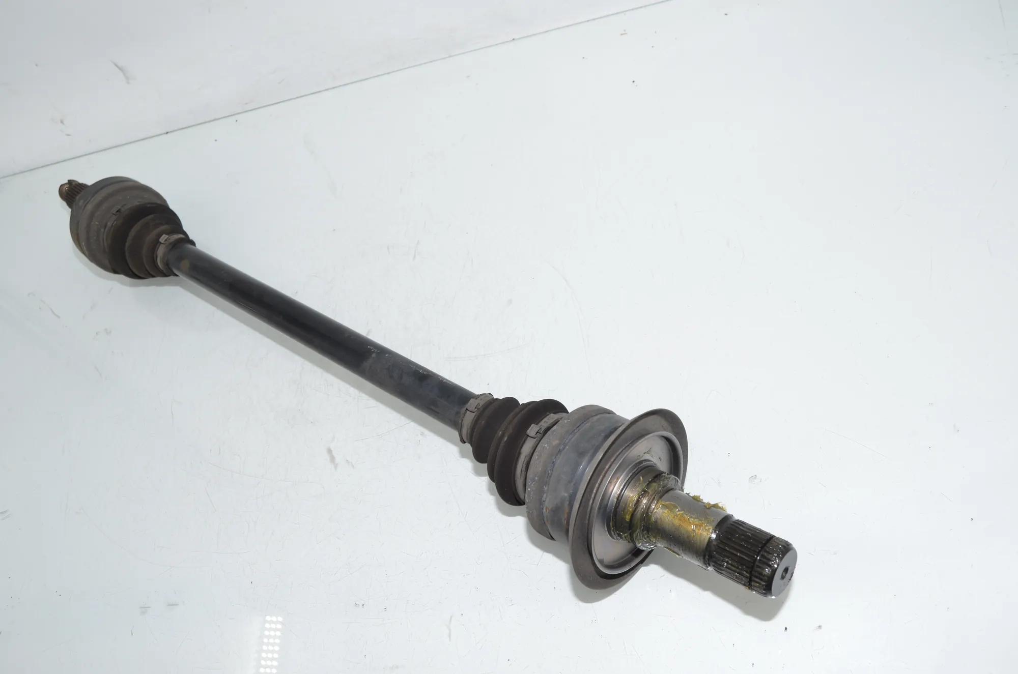 Rear Right Driveshaft – OEM 7581018 · BMW 5 Touring (F11) 530 d 2012 – 3