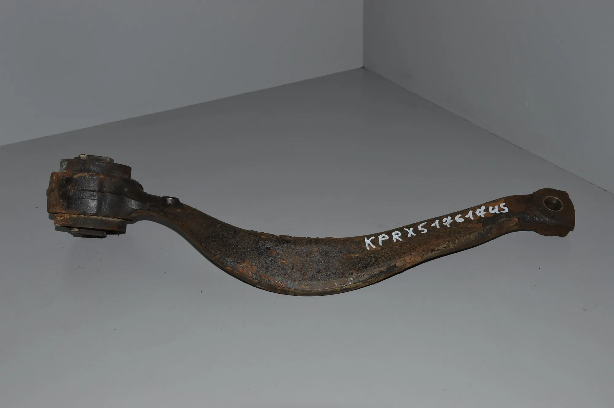 Front Left Curved Control Arm · BMW X5 (E53) BMW X5 (E53) 4.4 i 2004