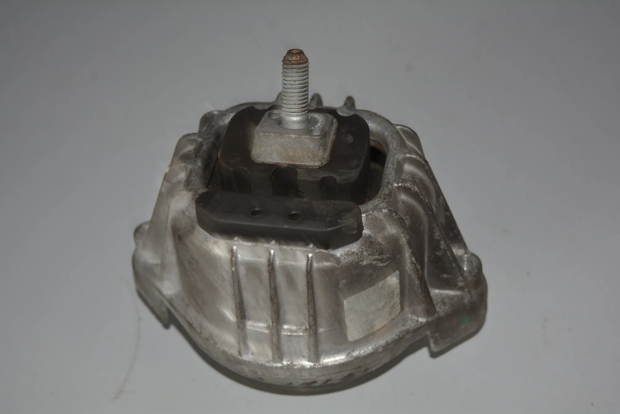 Right Side Engine Mount – OEM 1398111 · BMW 1 (E87) 120 d 2007