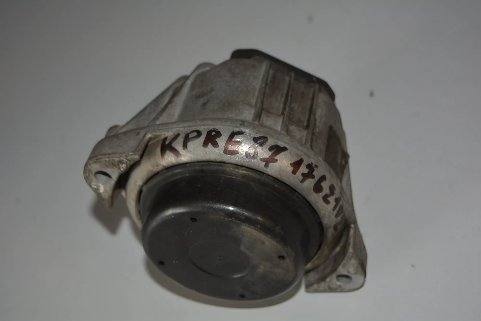 Left Side Engine Mount – OEM 1398111 · BMW 1 (E87) 120 d 2007 – 2