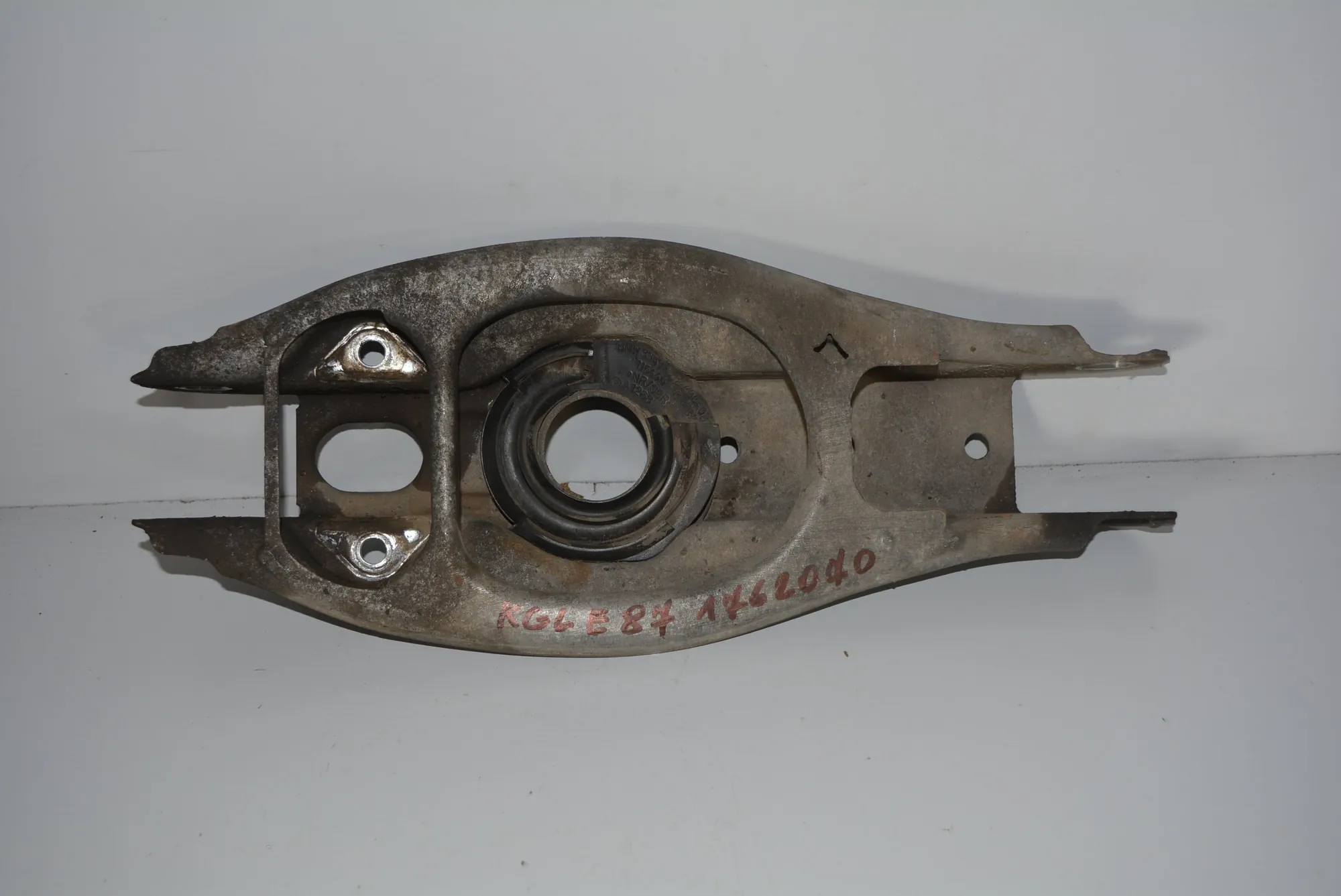Rear Left Lower Control Arm · BMW 1 (E87) 120 d 2007 – 2