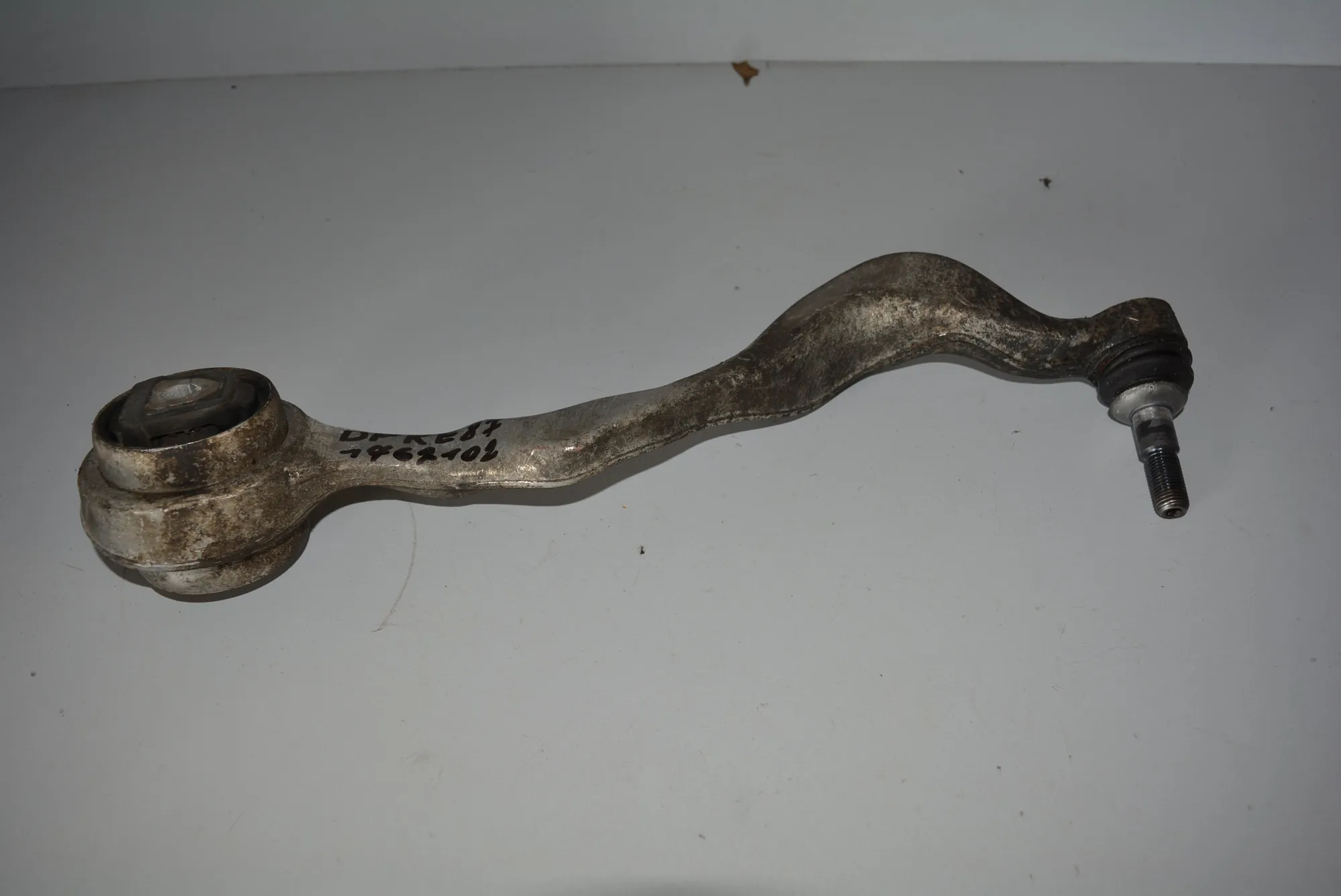 Front Right Curved Control Arm · BMW 1 (E87) 120 d 2007