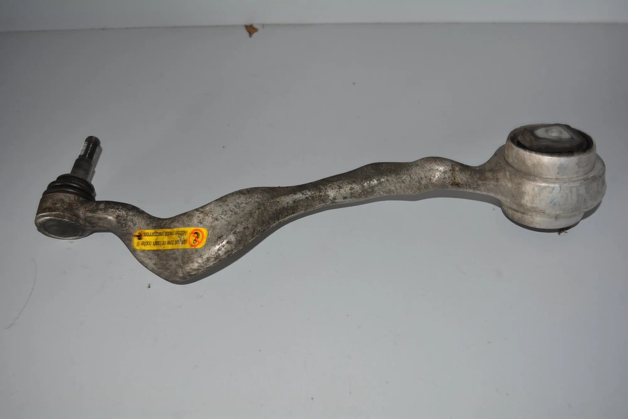 Front Left Curved Control Arm · BMW 1 (E87) 120 d 2007