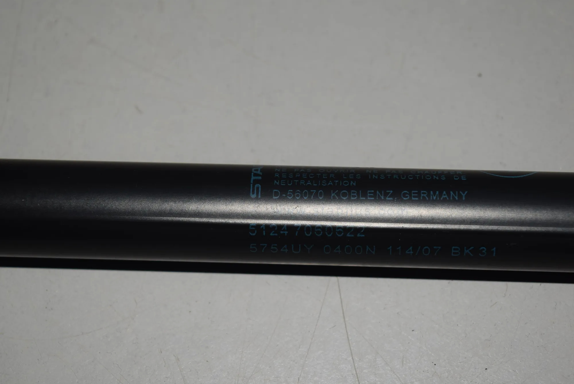 Right Side Tailgate Gas Strut – OEM 7060622 · BMW 1 (E87) 120 d 2007