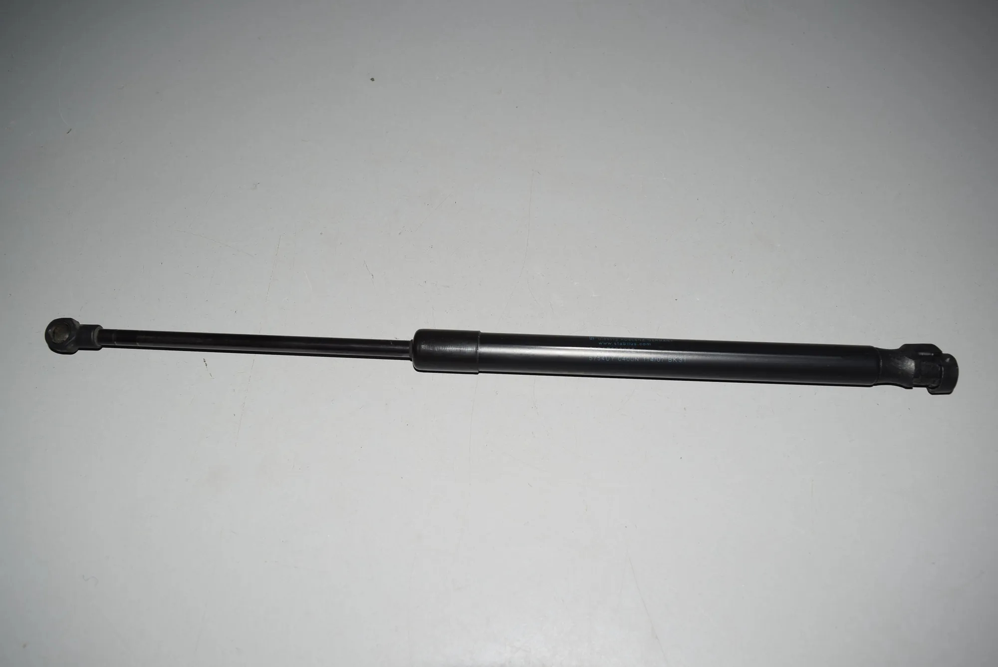 Right Side Tailgate Gas Strut – OEM 7060622 · BMW 1 (E87) 120 d 2007 – 2