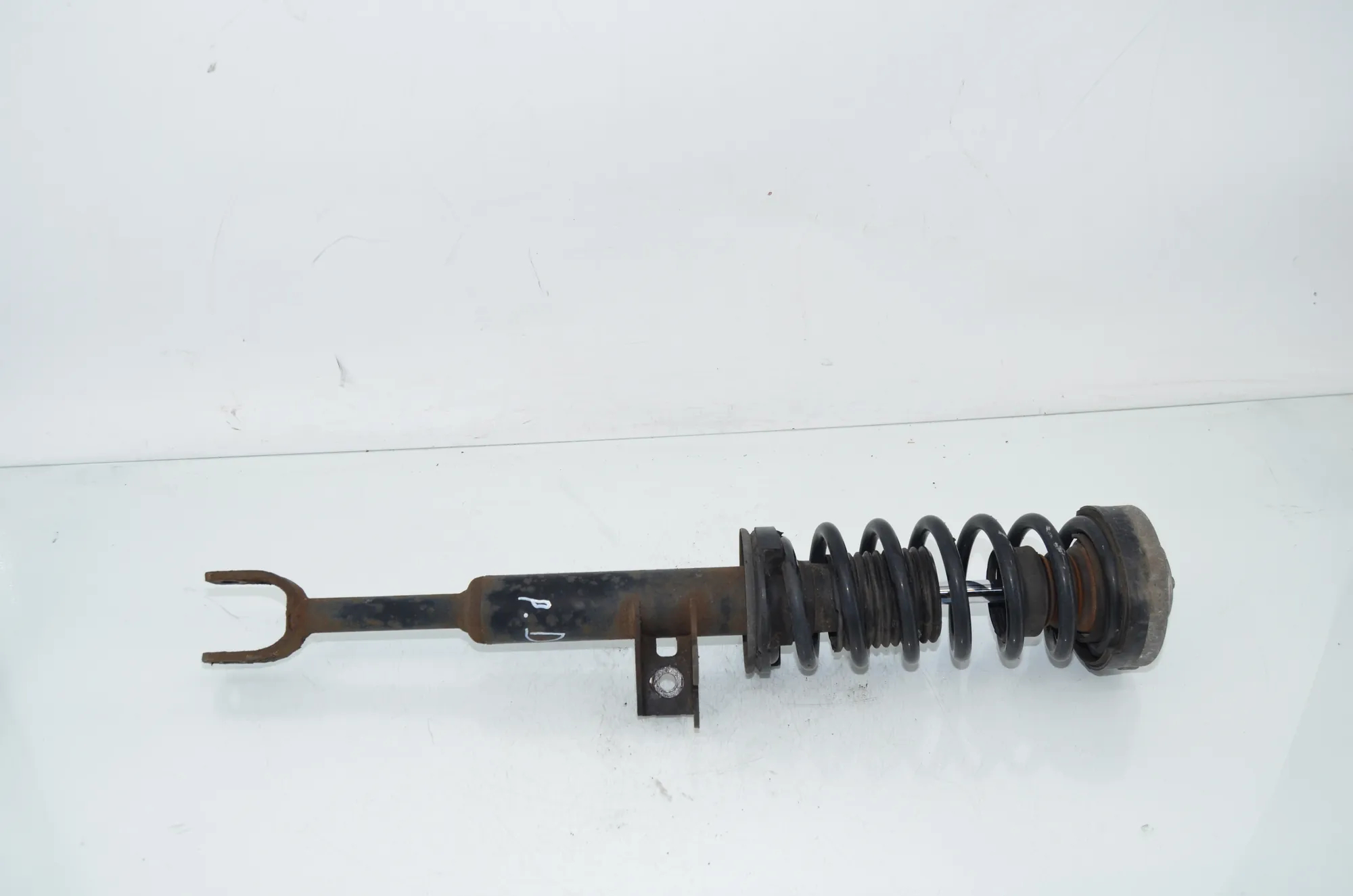 Front Right Shock Absorber – OEM 6797768 · BMW 5 Touring (F11) 530 d 2012