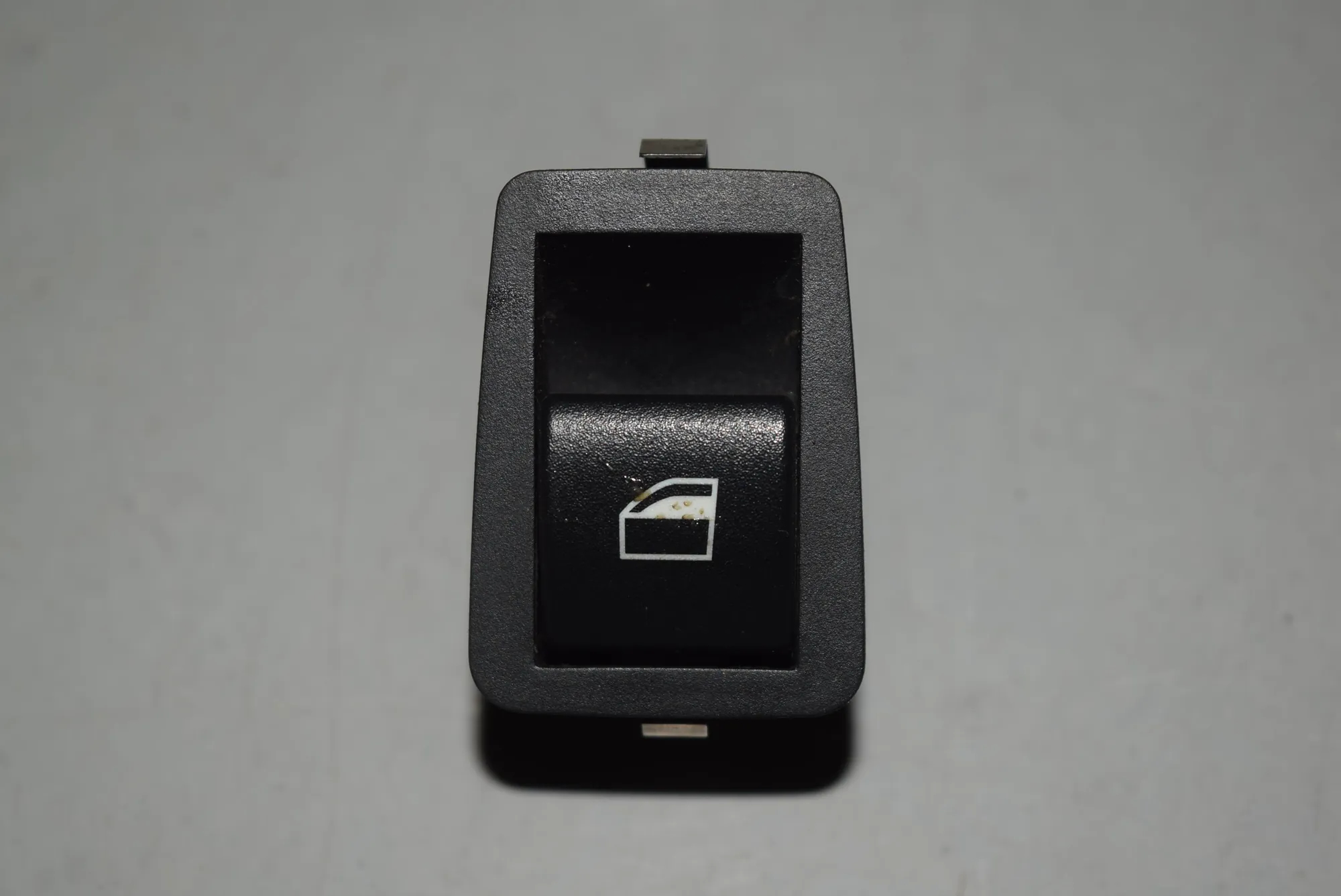 Rear Right Door Window Switch – OEM 6902174 · BMW 3 (E46) 330 i 2003 – 4