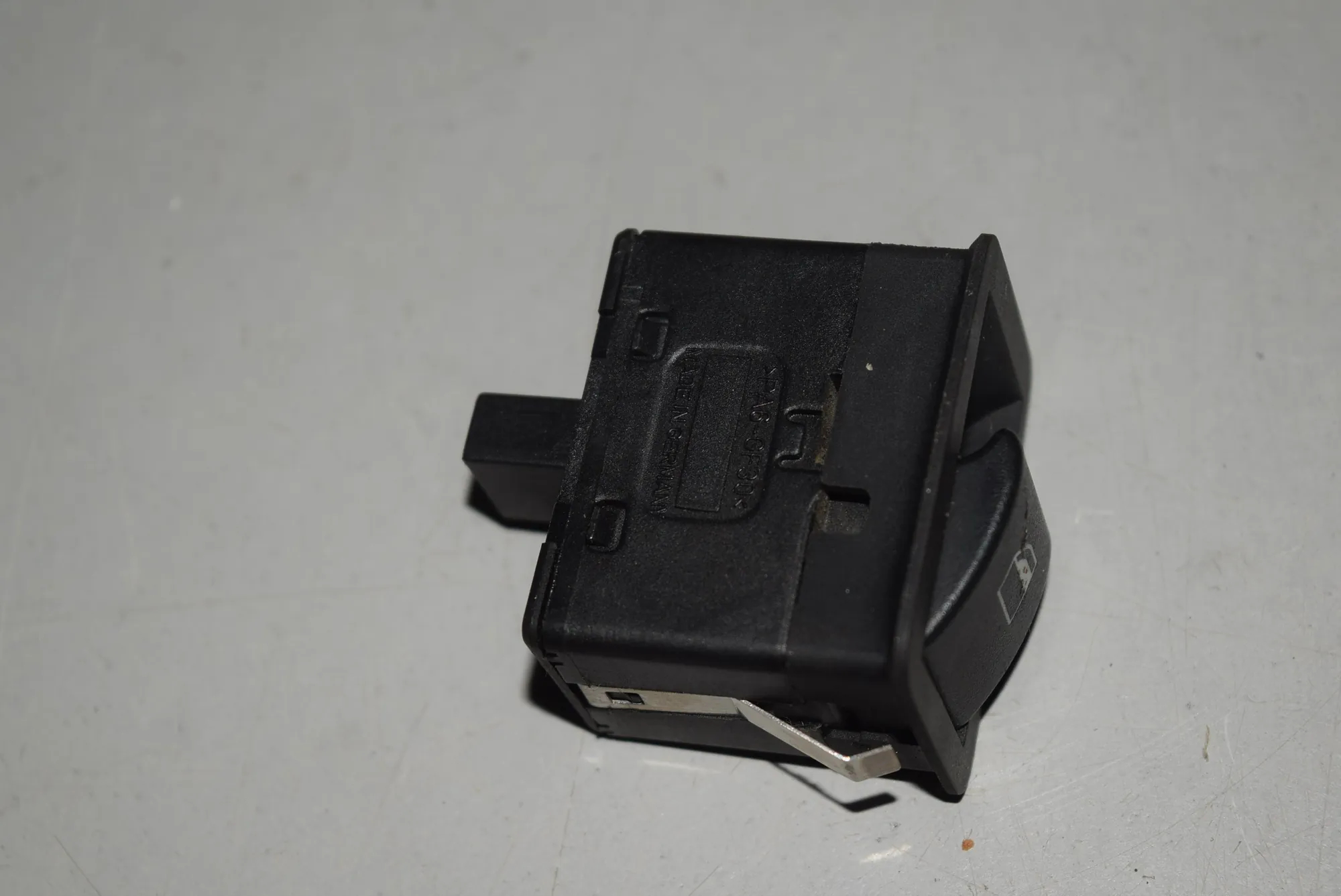 Rear Right Door Window Switch – OEM 6902174 · BMW 3 (E46) 330 i 2003