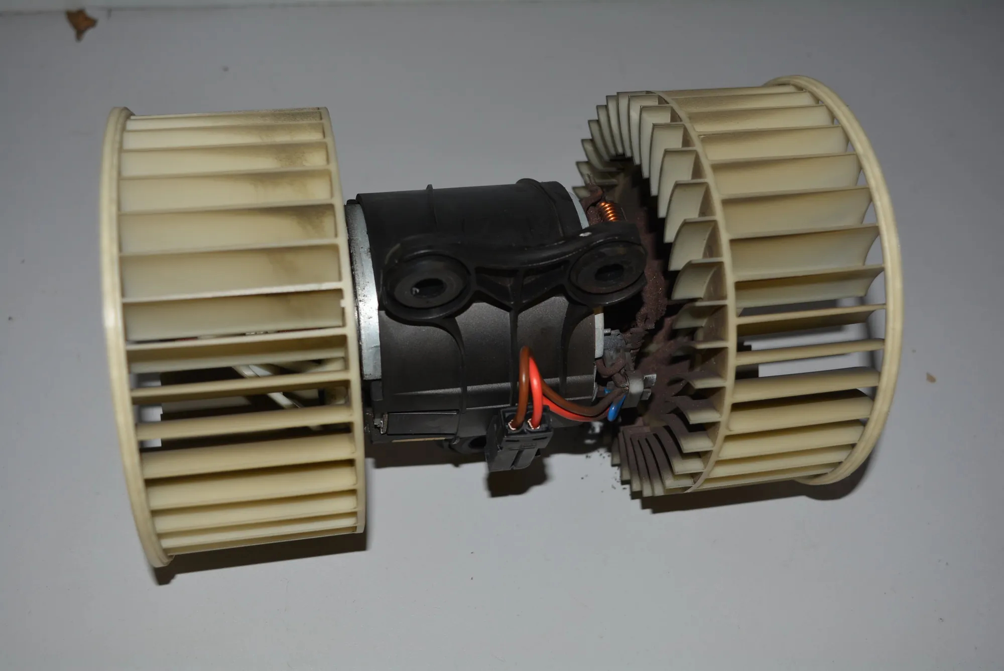 Heater Blower Fan – OEM 8385558 · BMW X5 (E53) BMW X5 (E53) 4.4 i 2004 – 2