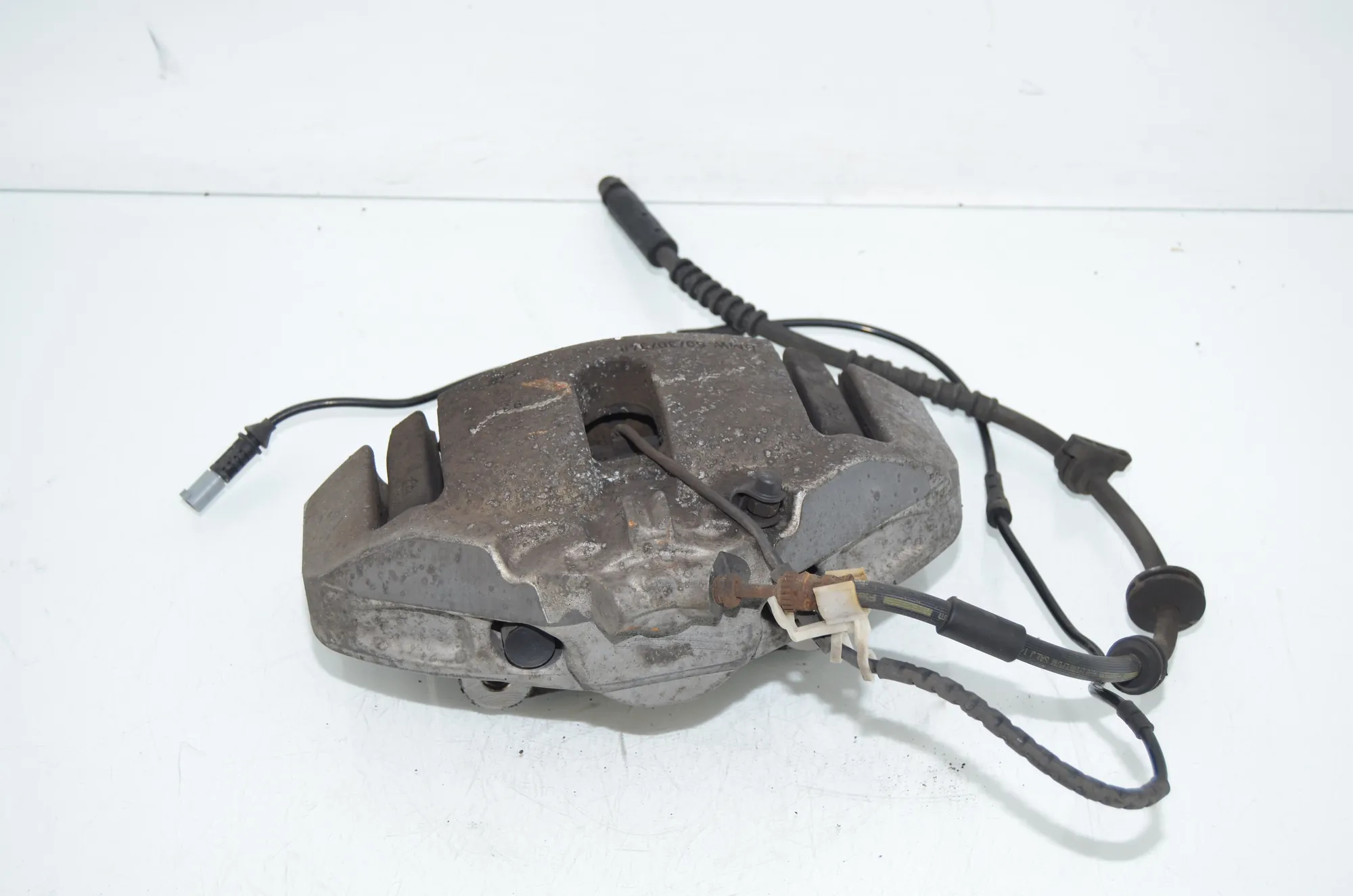 Front Left Brake Caliper – OEM 6792689 · BMW 5 Touring (F11) 530 d 2012 – 2