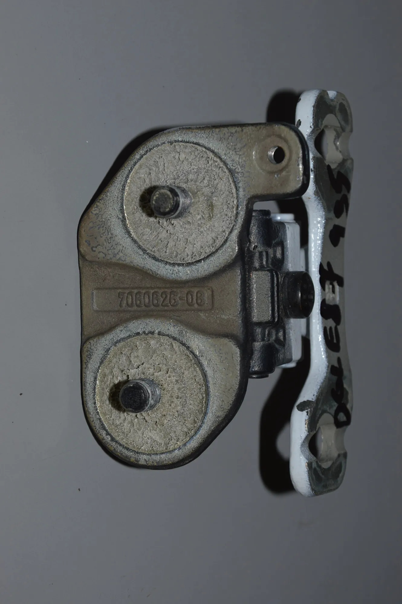 Right Side Bootlid Hinge – OEM 7060626 · BMW 1 (E87) BMW 1 (E87) 118 d 2005 – 3
