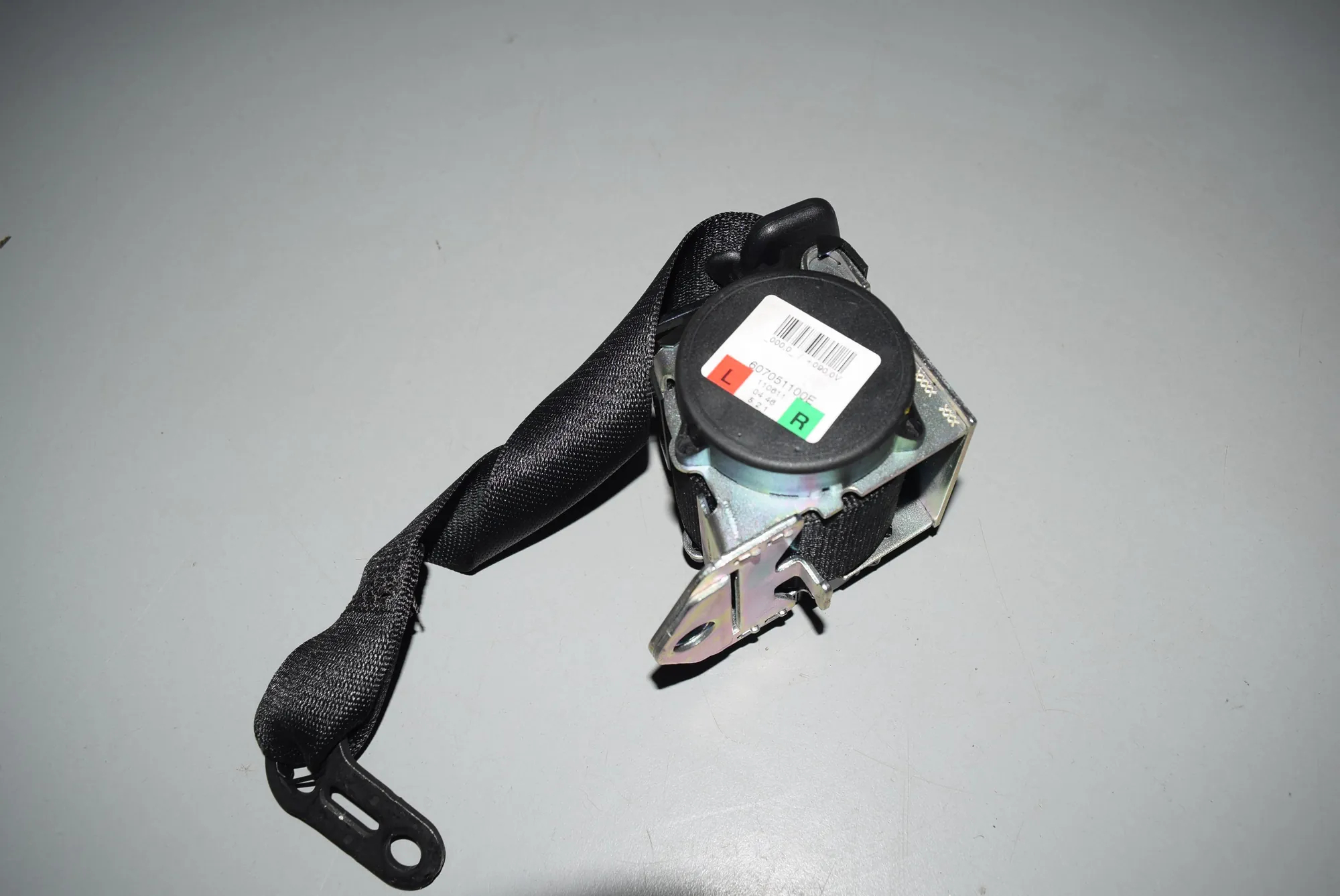 Rear Right Seatbelt – OEM 6070511 · BMW X1 (E84) BMW X1 (E84) 2011