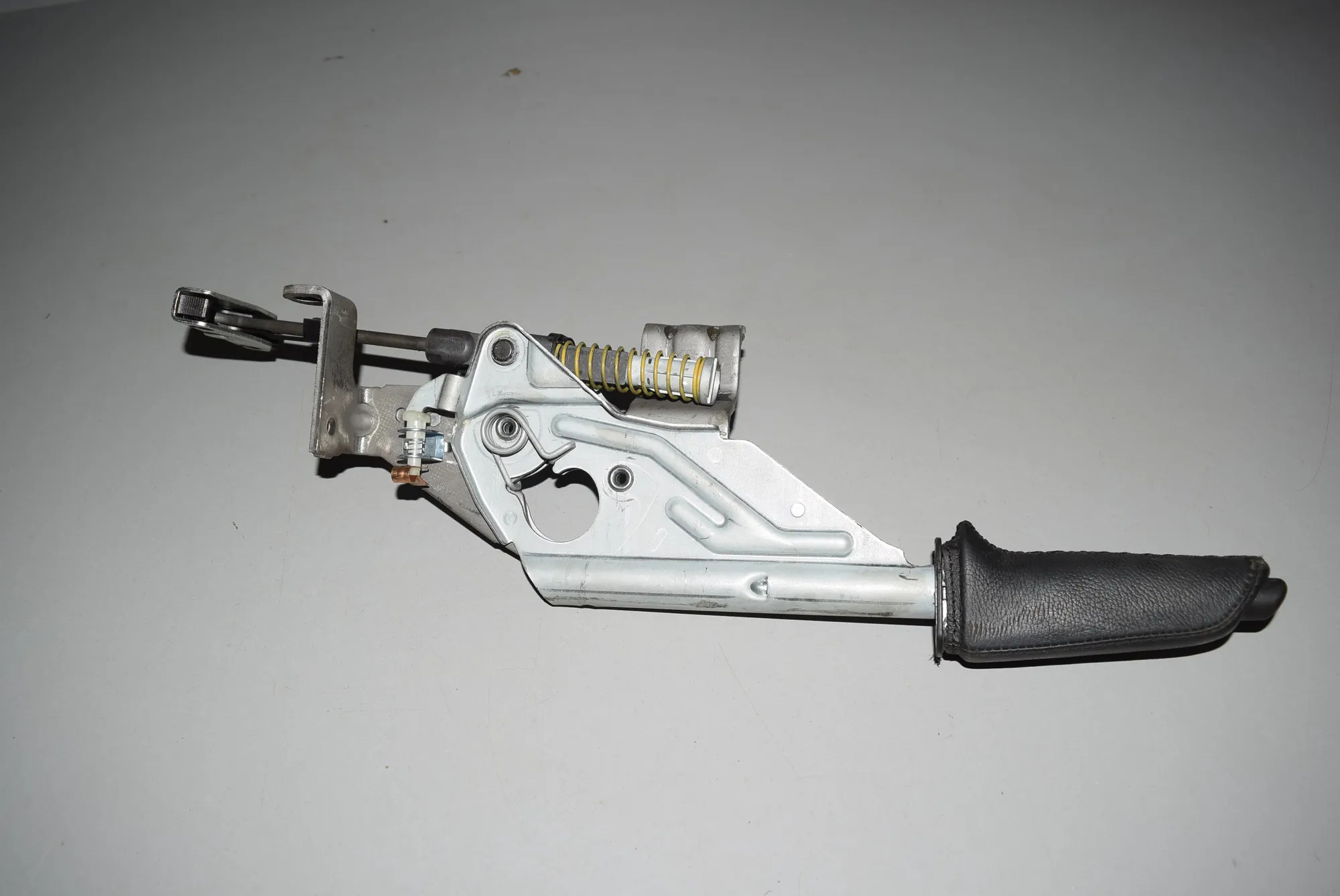 Handbrake Handle – OEM 6782749 · BMW X1 (E84) BMW X1 (E84) 2011 – 4